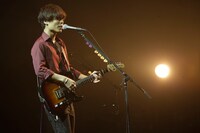 中田裕二「TOUR '13 "INTO THE GALAXY"」東京・渋谷公会堂公演の様子。