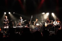 澤野弘之「[nZk]001」の様子。