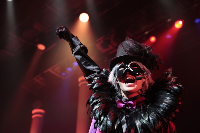 「UNDER THE LIVE 2013」大阪・なんばHatch公演での＿＿（アンダーバー）。