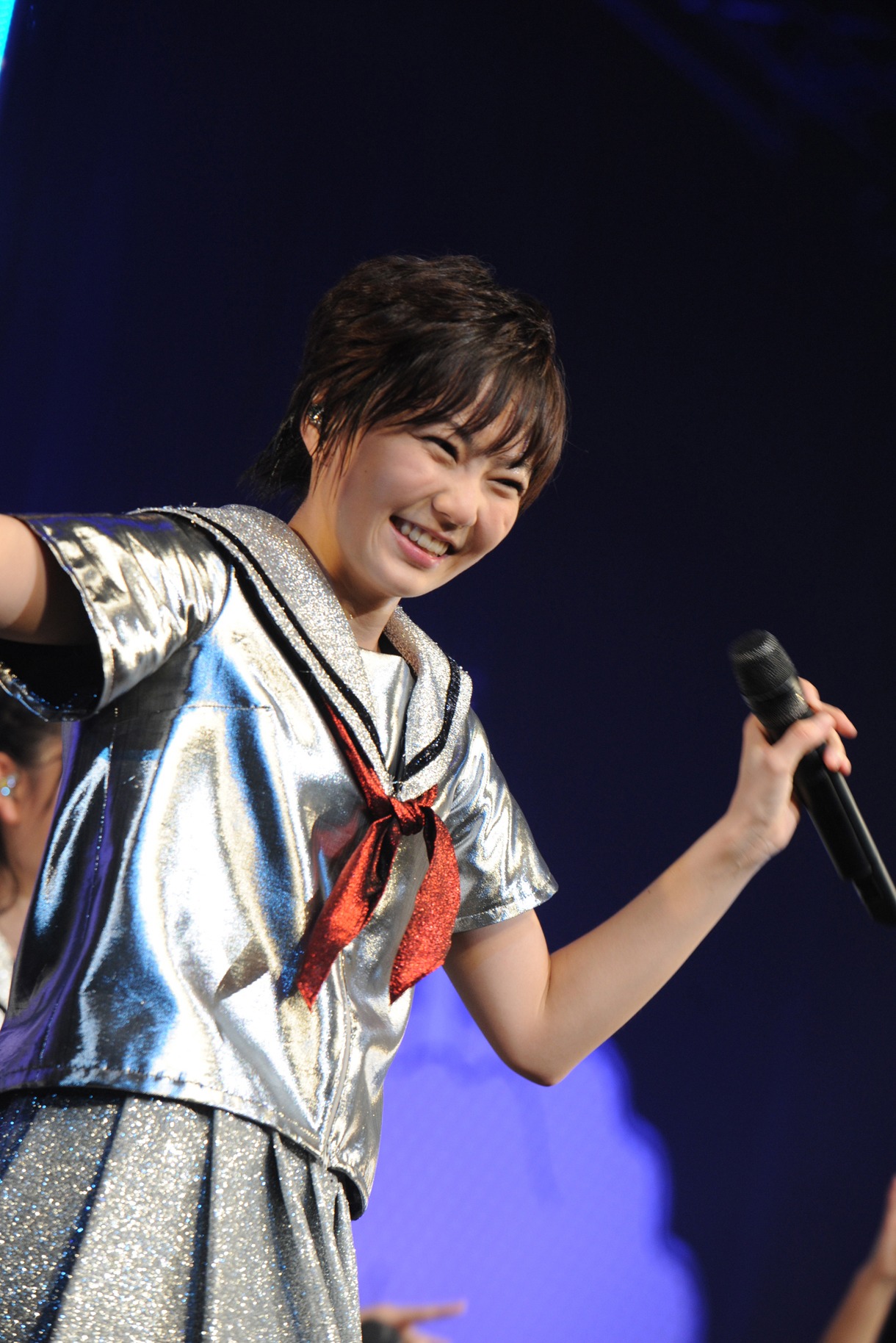 安本彩花