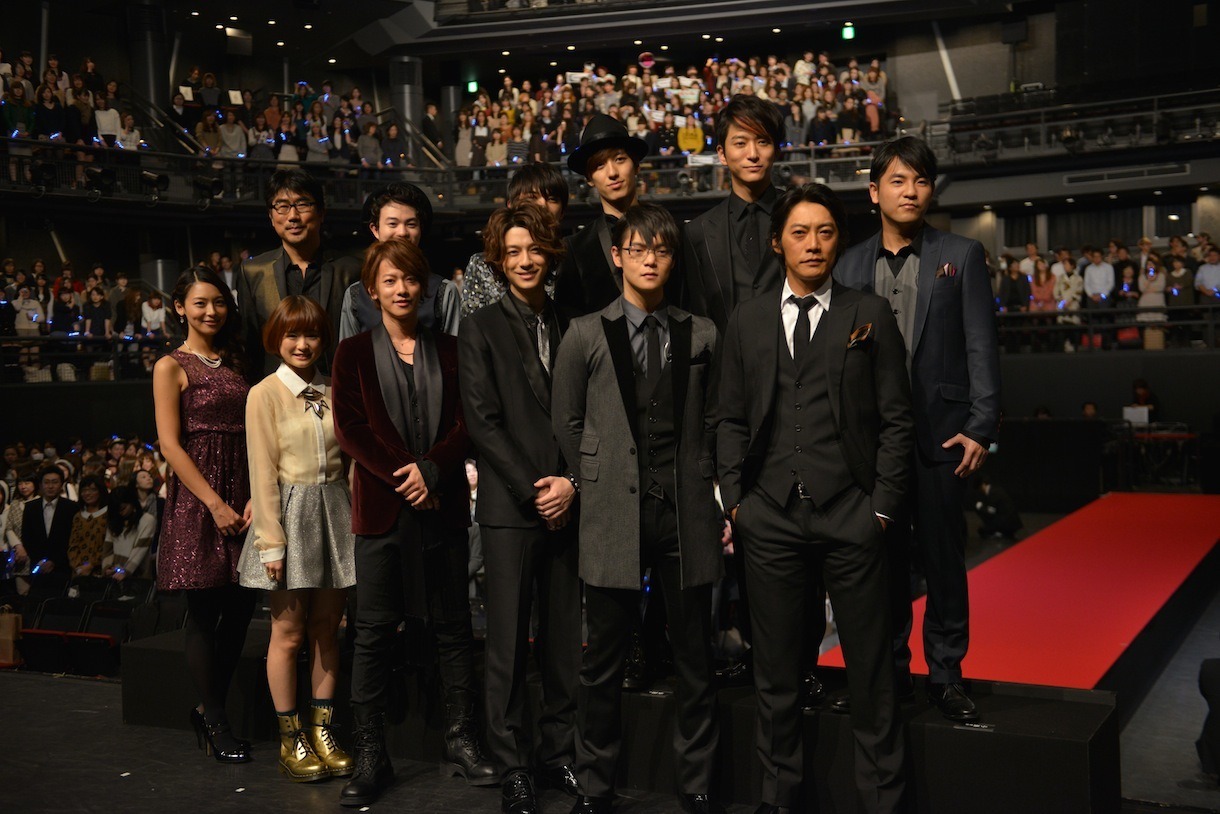 映画「カノジョは嘘を愛しすぎてる」完成披露試写会の様子。