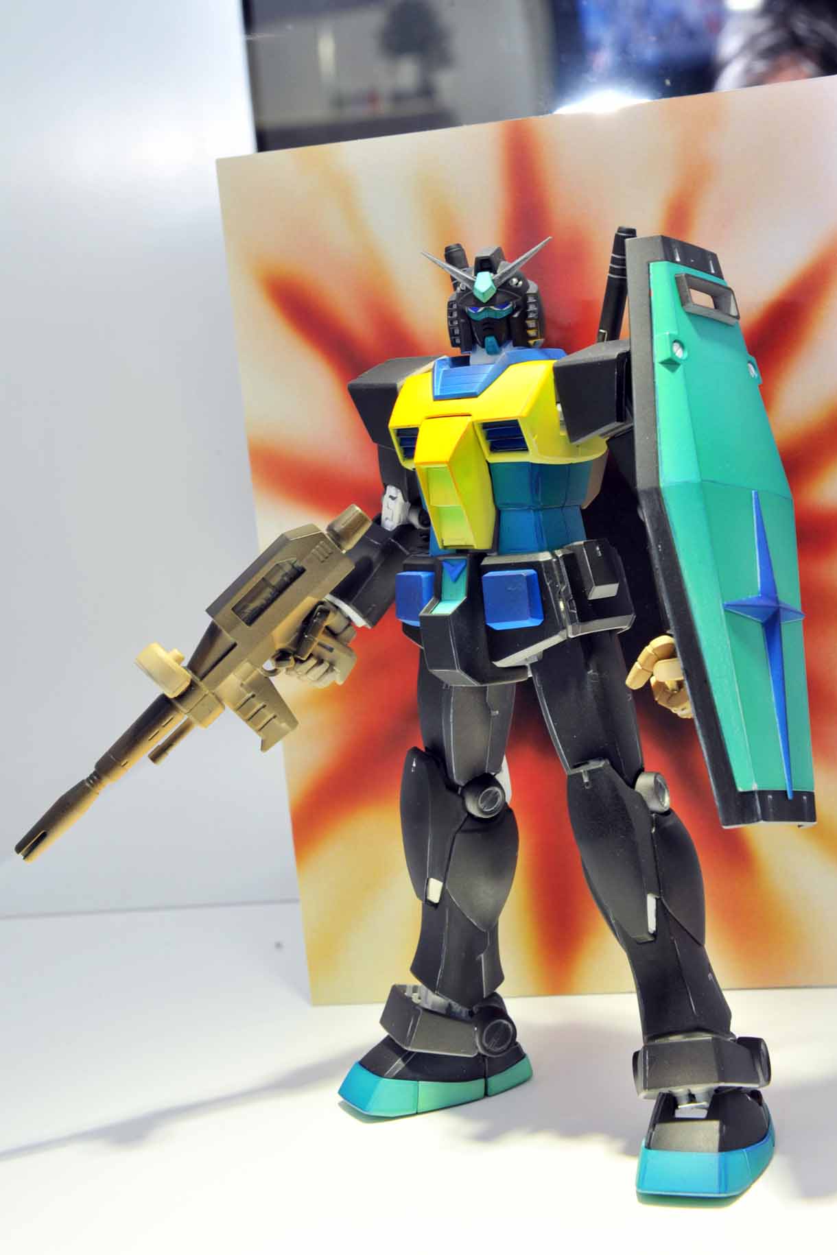 片桐仁（ラーメンズ）作「ネガティブガンダム」