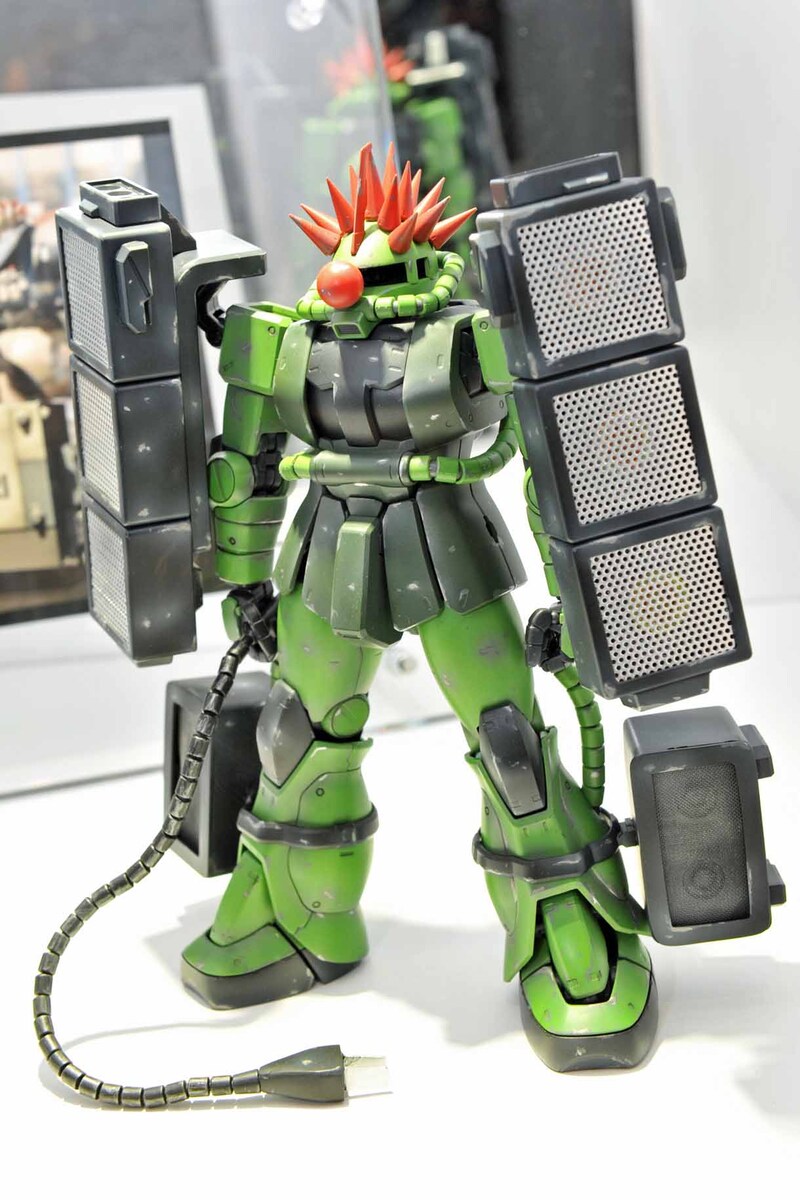 DJ LOVE（SEKAI NO OWARI）作「DJ LOVE専用量産型ザクII」