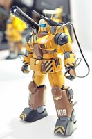 トータス松本作「重機のガンキャノン」