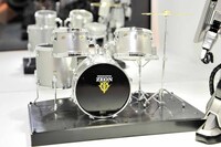 ピエール中野作「クロームザクII」ドラムセット