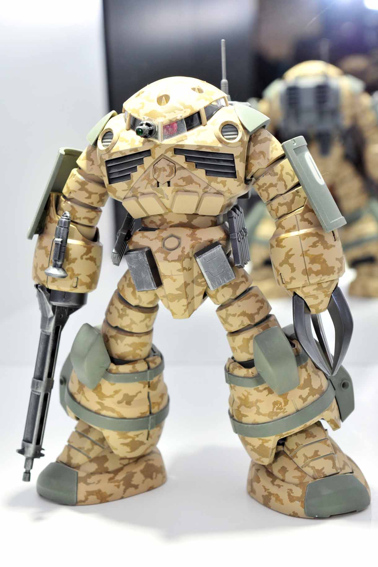本広克行作「陸戦特化迷彩ズゴック」