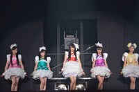 Twinkle5（11月22日、宮城・セキスイハイムスーパーアリーナにて行われた「ももいろクローバーZ JAPAN TOUR 2013 "GOUNN"」より）