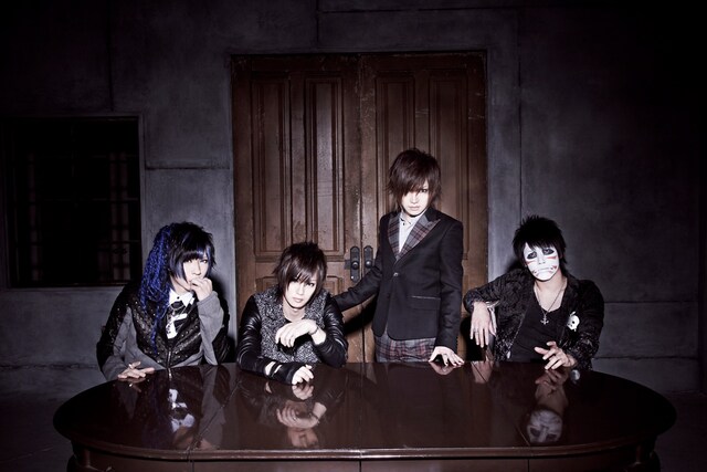 ゴールデンボンバー