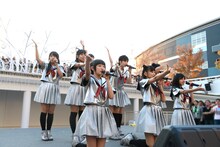 私立恵比寿中学フリーライブの様子。