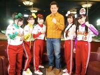 対談収録後のももいろクローバーZと田中将大投手。