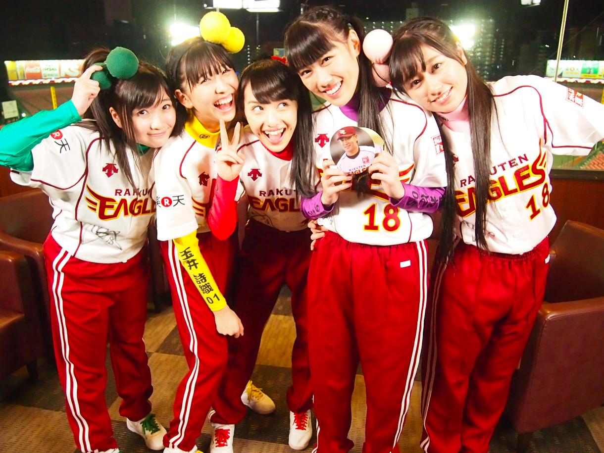 対談収録後のももいろクローバーZ。