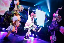 「なんだこれくしょんツアー ～きゃりーぱみゅぱみゅの宇宙シアター～」埼玉・大宮ソニックシティ公演の様子。（Photo by AKI ISHII）