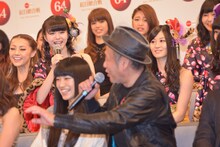 市川美織の独特なしゃべり口に、泉谷しげるから「何言ってるかわかんねえよ！ お前のコメントにはテロップ入れろ！」とヤジが飛ぶ場面も。