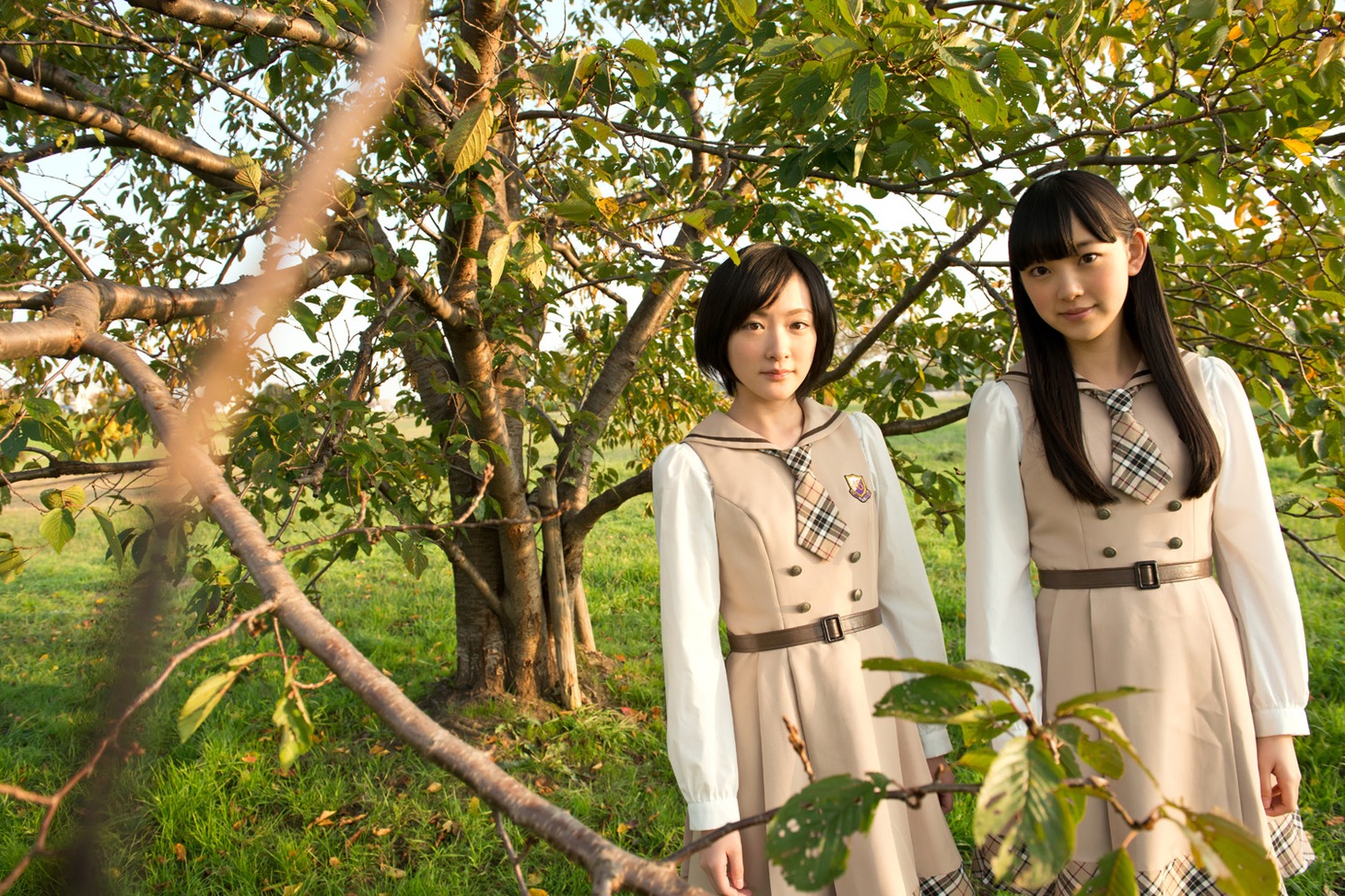 左から生駒里奈、堀未央奈。