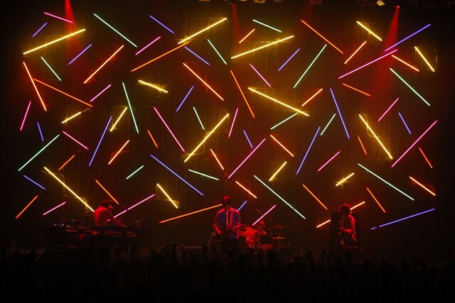 フジファブリック「FUJIFABRIC LIVE TOUR 2013 "FAB STEP"」東京・Zepp Tokyo公演の様子。（撮影：河本悠貴）