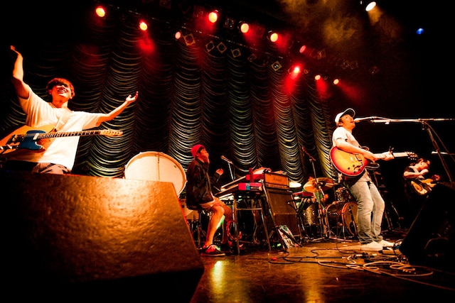 COMEBACK MY DAUGHTERS「Mira Tour」の様子（Photo by Tetsuya Yamakawa）。