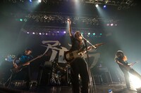 アルカラ「むにむになるままにJAPAN TOUR」Zepp DiverCity TOKYO公演の様子。（Photo by AZUMA Tatsuya）