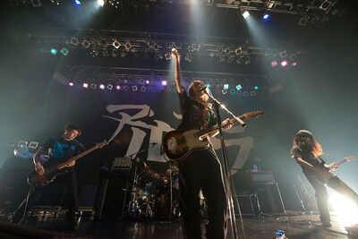 アルカラ「むにむになるままにJAPAN TOUR」Zepp DiverCity TOKYO公演の様子。（Photo by AZUMA Tatsuya）