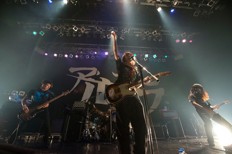アルカラ「むにむになるままにJAPAN TOUR」Zepp DiverCity TOKYO公演の様子。（Photo by AZUMA Tatsuya）
