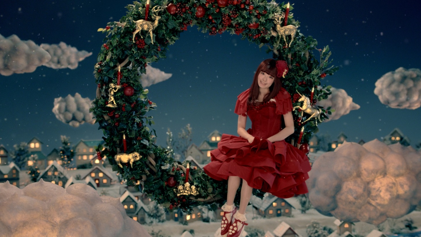 きゃりーぱみゅぱみゅが出演するCM「auスマートバリュー『クリスマス』篇」のワンシーン。