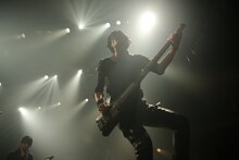 ライブイベント「THE ROCK FACTORY」でパフォーマンスを披露するBOOM BOOM SATELLITES。