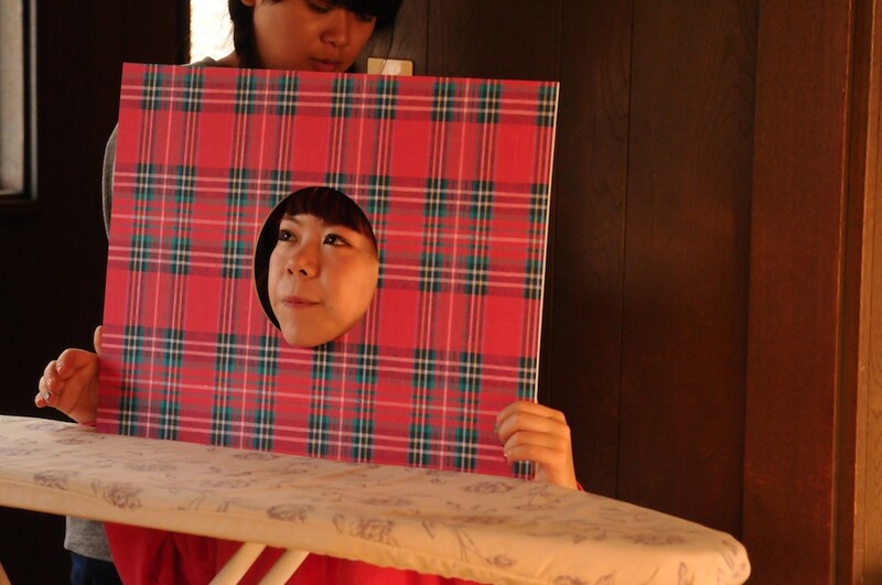 PV撮影中のDJみそしるとMCごはん。