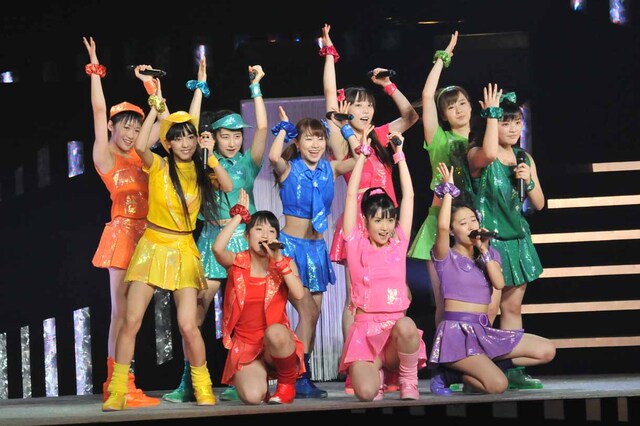 モーニング娘。「モーニング娘。コンサートツアー2013秋 ～CHANCE!～」ライブの様子。