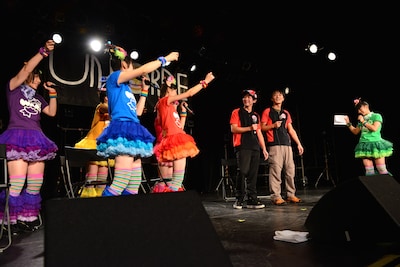 「やっぱアオキーズだなー！」と広報にコビを売るチームしゃちほこ。