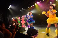 チームしゃちほこ「愛の地球祭」購入者特典イベントの様子。