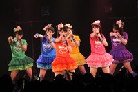 チームしゃちほこ「愛の地球祭」購入者特典イベントの様子。