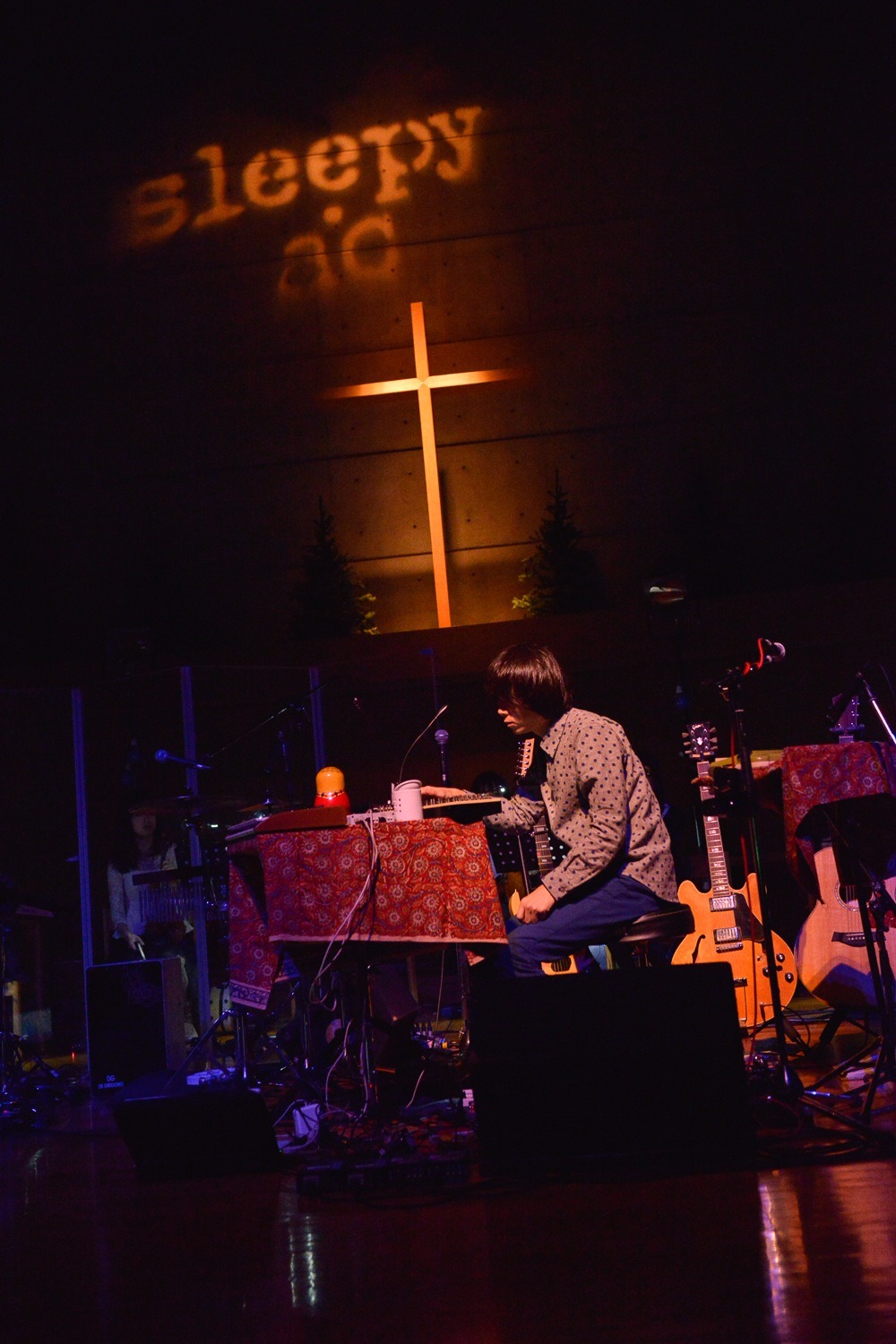 sleepy.ac「sleepy.ac tour」キリスト品川教会グローリア・チャペル公演の様子。（撮影：古渓一道）