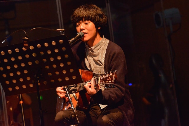 成山剛（Vo, G）（撮影：古渓一道）