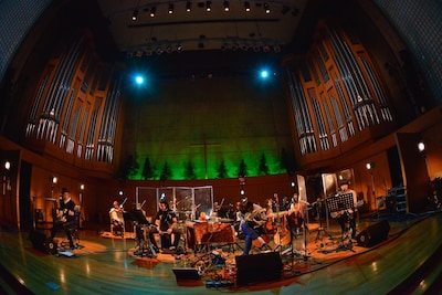 sleepy.ac「sleepy.ac tour」キリスト品川教会グローリア・チャペル公演の様子。（撮影：古渓一道）