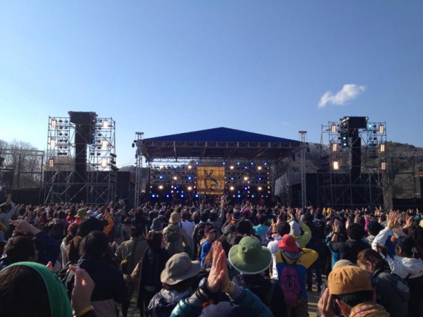 昨年開催された「ARABAKI ROCK FEST.13」の様子。