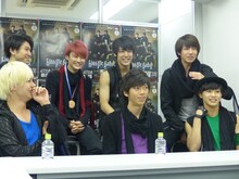 超特急のUstream配信中の様子。