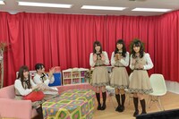 「生のアイドルが好き」放送中の様子。
