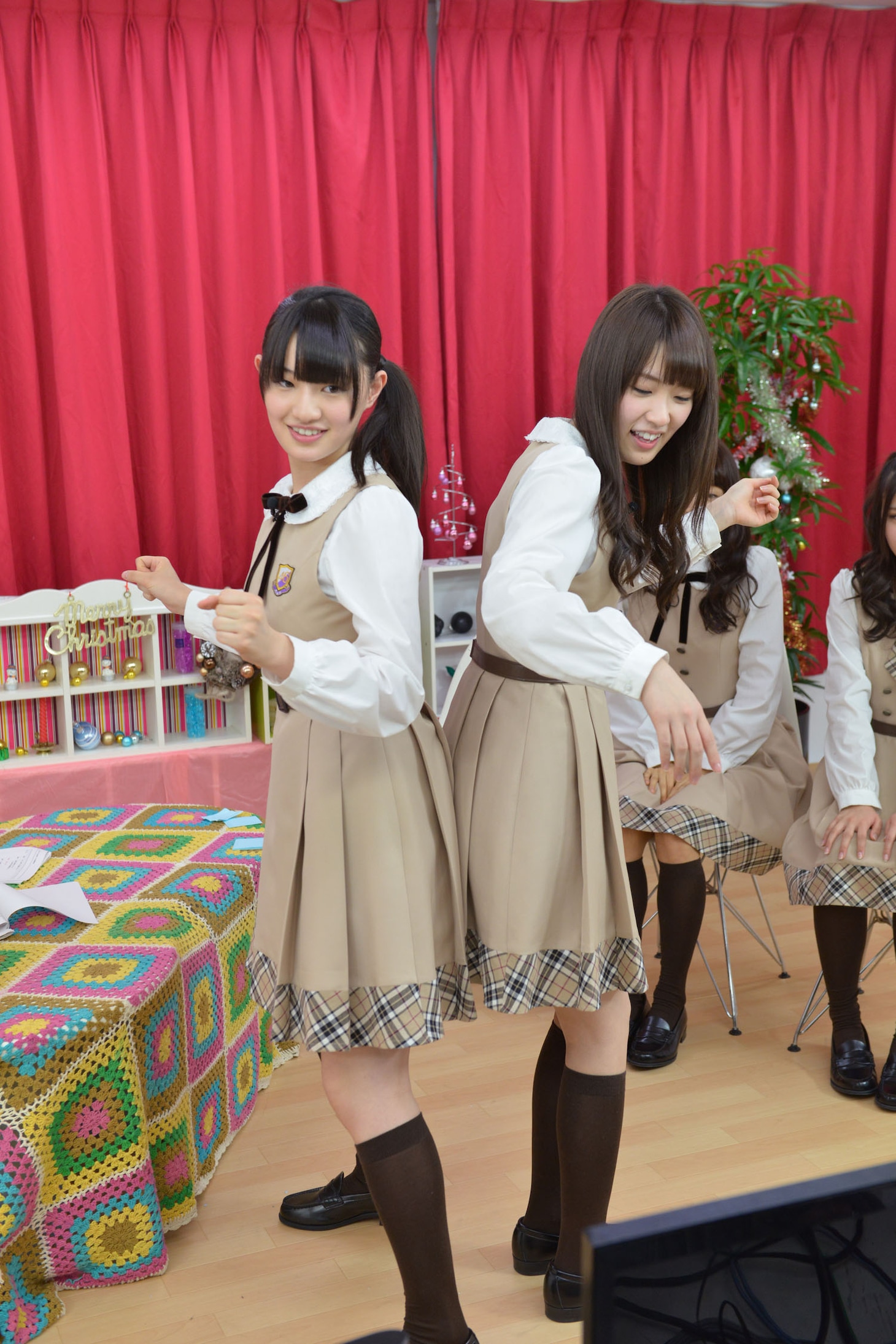 「生のアイドルが好き」放送中の様子。