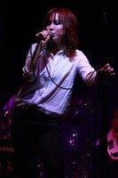 Julieイタリアツアー「Remember The Girl」の様子。