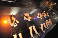 ひめキュンフルーツ缶 定期公演「大江戸アイドロール！壱の十三」の様子。