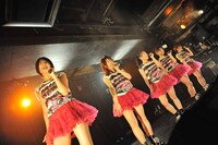 ひめキュンフルーツ缶 定期公演「大江戸アイドロール！壱の十三」の様子。