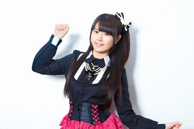 ナタリーPower Pushではシングル「週末シンデレラ」の魅力に迫る竹達彩奈へのインタビューを公開中。