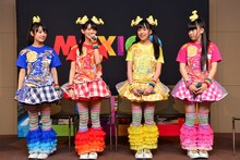 左から咲良菜緒、秋本帆華、伊藤千由李、安藤ゆず。