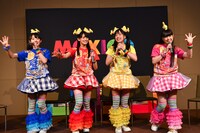 元気に自己紹介するチームしゃちほこ。