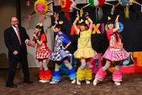 最後の決めポーズはギジェルモ氏と一緒に。