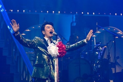 桑田佳祐「Act Against AIDS 2013 桑田佳祐『昭和八十八年度！ 第二回ひとり紅白歌合戦』」の様子。