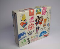 「あまちゃんアンコール～連続テレビ小説『あまちゃん』オリジナル・サウンドトラック 3～」初回限定盤に付属する「あまコレBOX」のリアパネル。