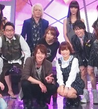 下段左から佐藤健、大原櫻子。