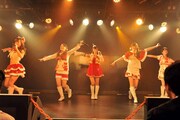 LinQ「この5人が秋葉原で何ができるか？公演」の様子。