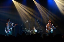 ペトロールズ「Touch Me トーキョー」の様子。