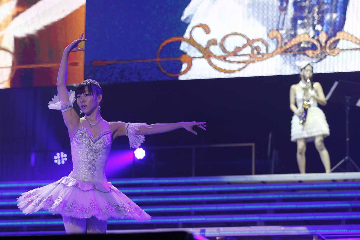 須田亜香里による「孤独なバレリーナ」の様子。 (c)AKS